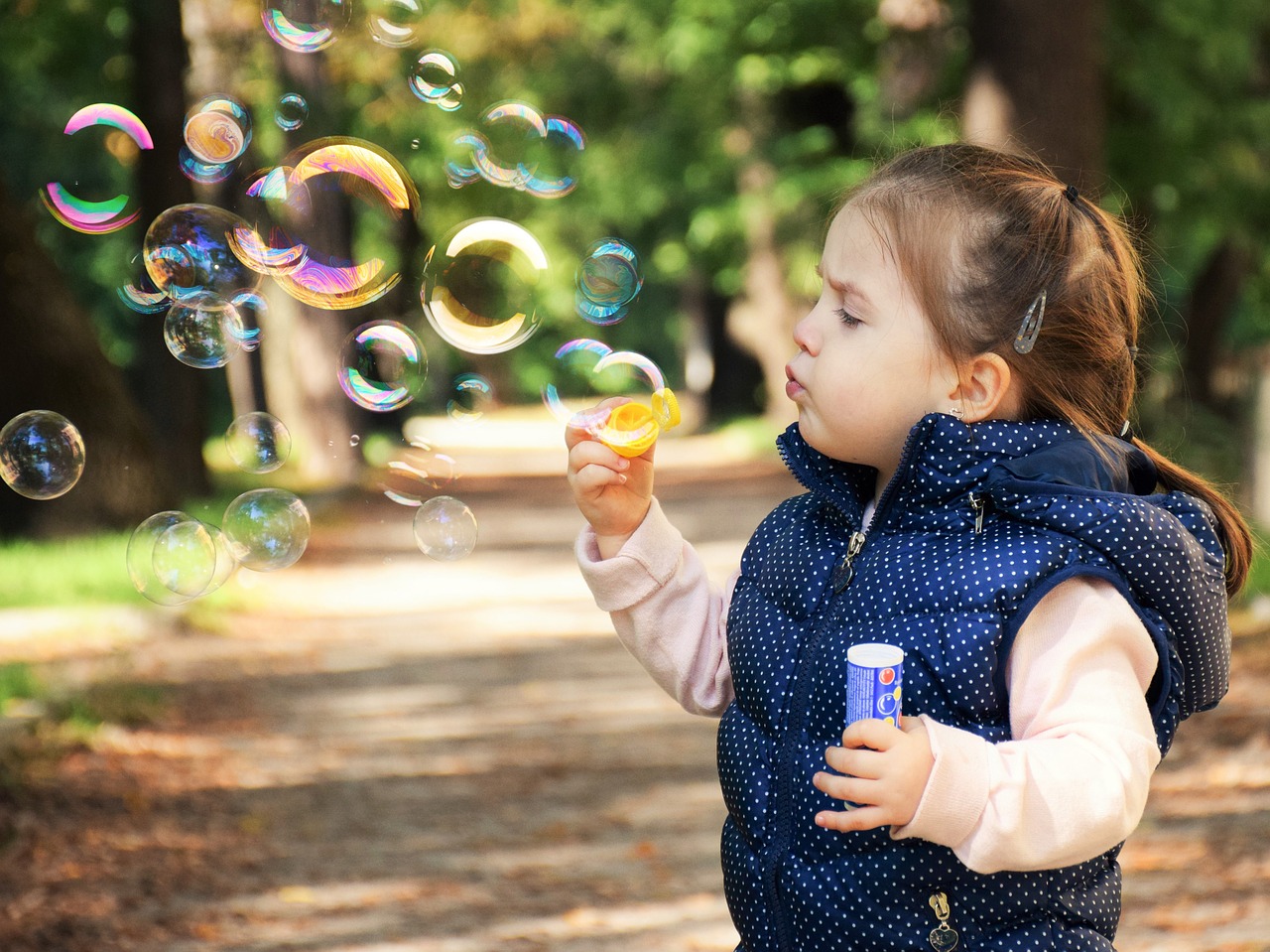 bambina e bolle sapone.jpg